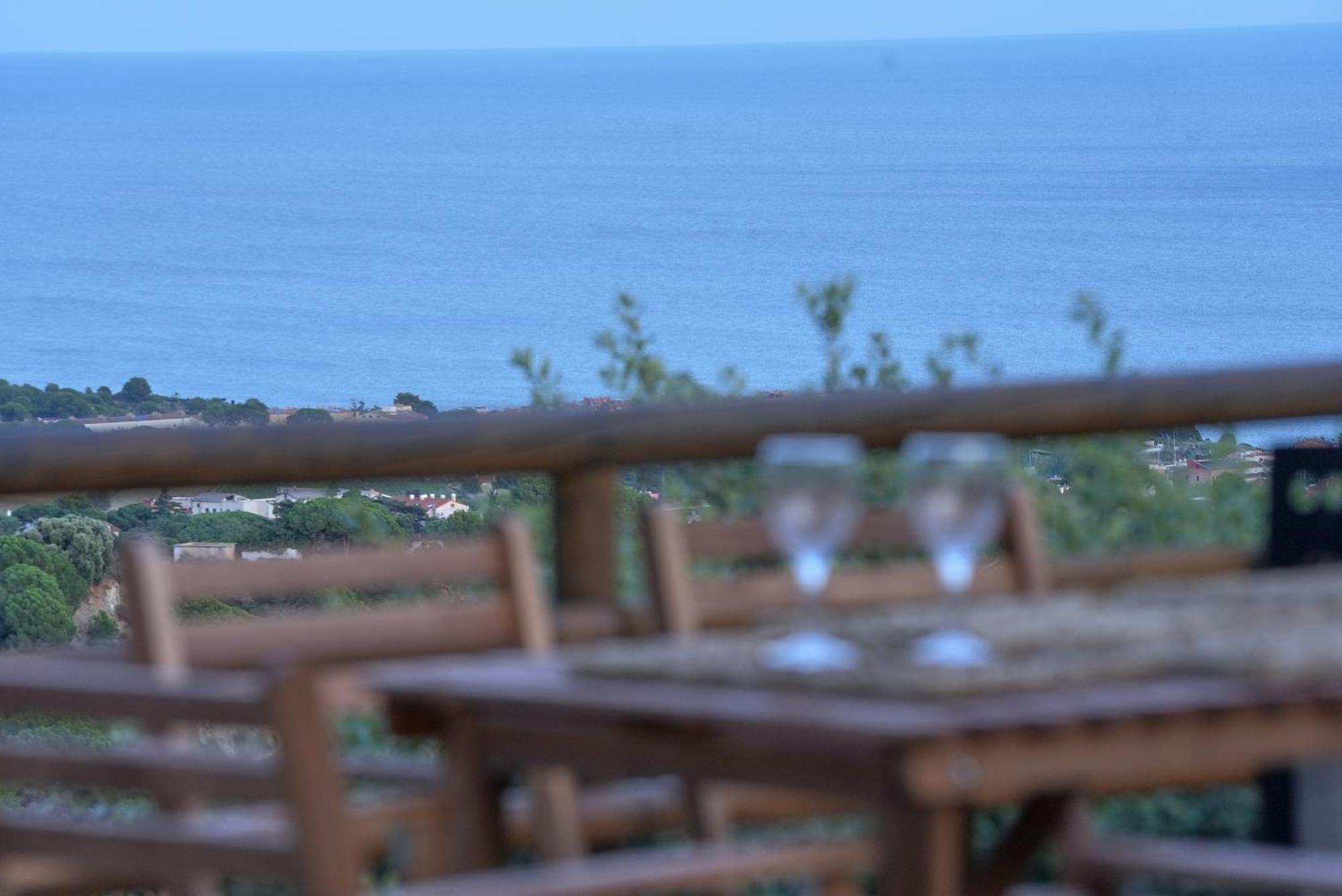 Aaa View Private Terrace Outdoor Heated Hot Tub Family Fun Villa Badalona Eksteriør billede