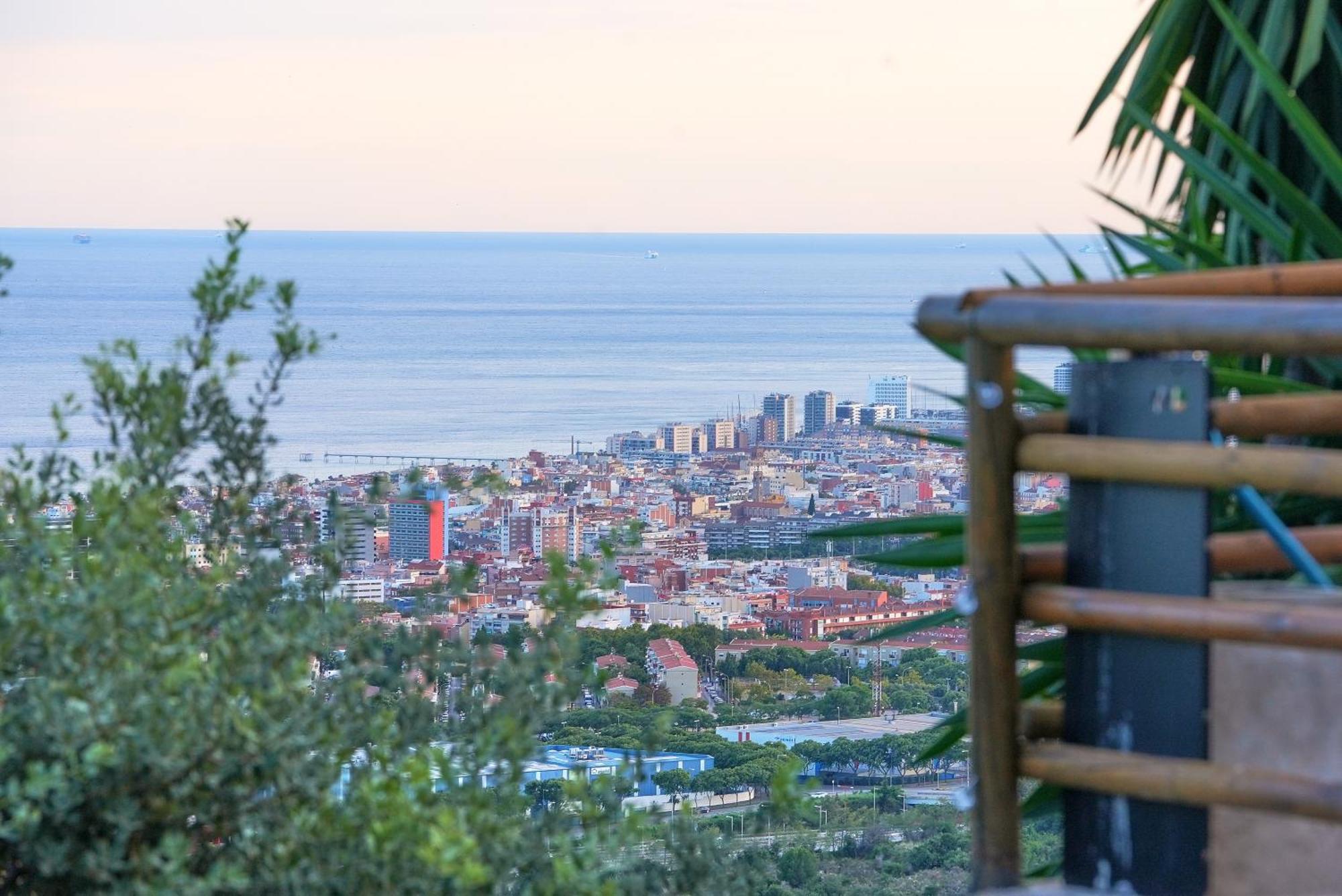 Aaa View Private Terrace Outdoor Heated Hot Tub Family Fun Villa Badalona Eksteriør billede
