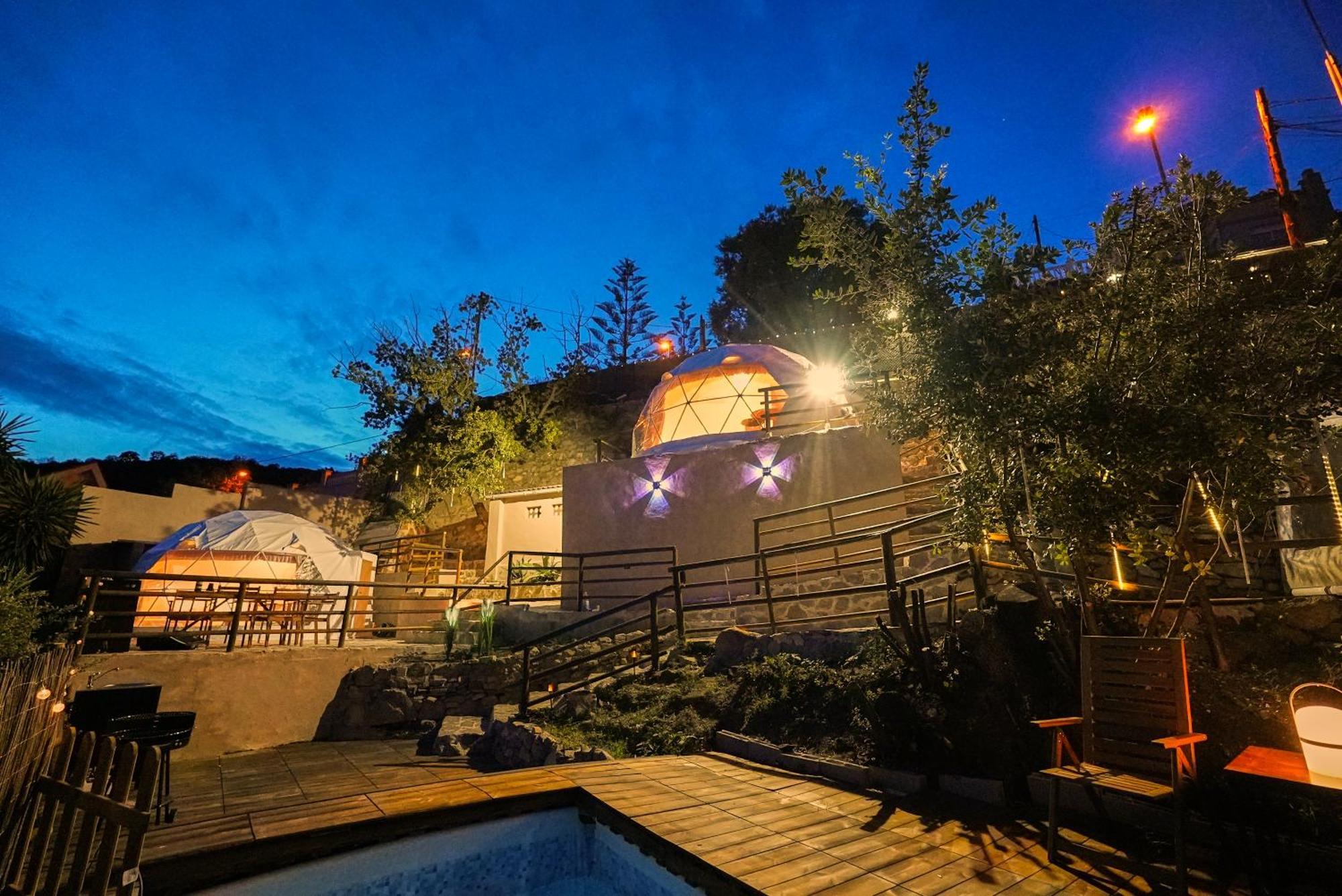 Aaa View Private Terrace Outdoor Heated Hot Tub Family Fun Villa Badalona Eksteriør billede